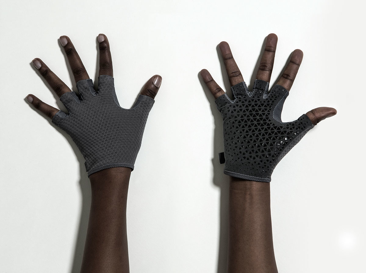 glove，industrial design，wheelchair，product design，cloth，