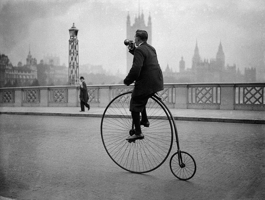 Retro，suit，segway，