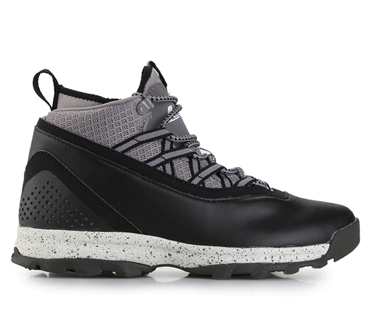 fashion，outdoors，sneakers，