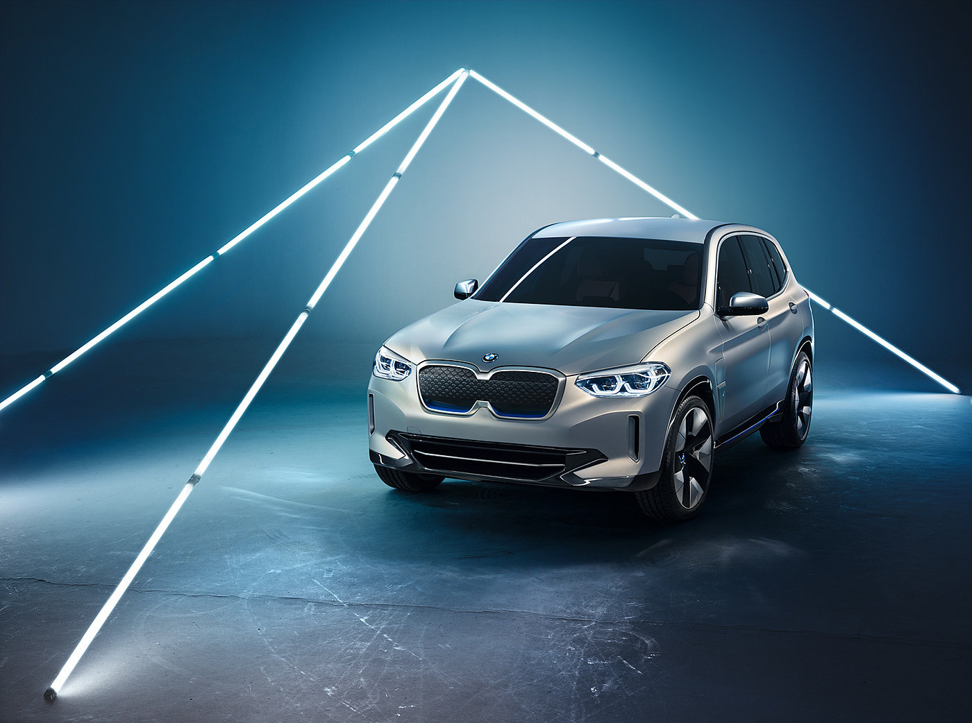 BMW iX3，汽车设计，银色，