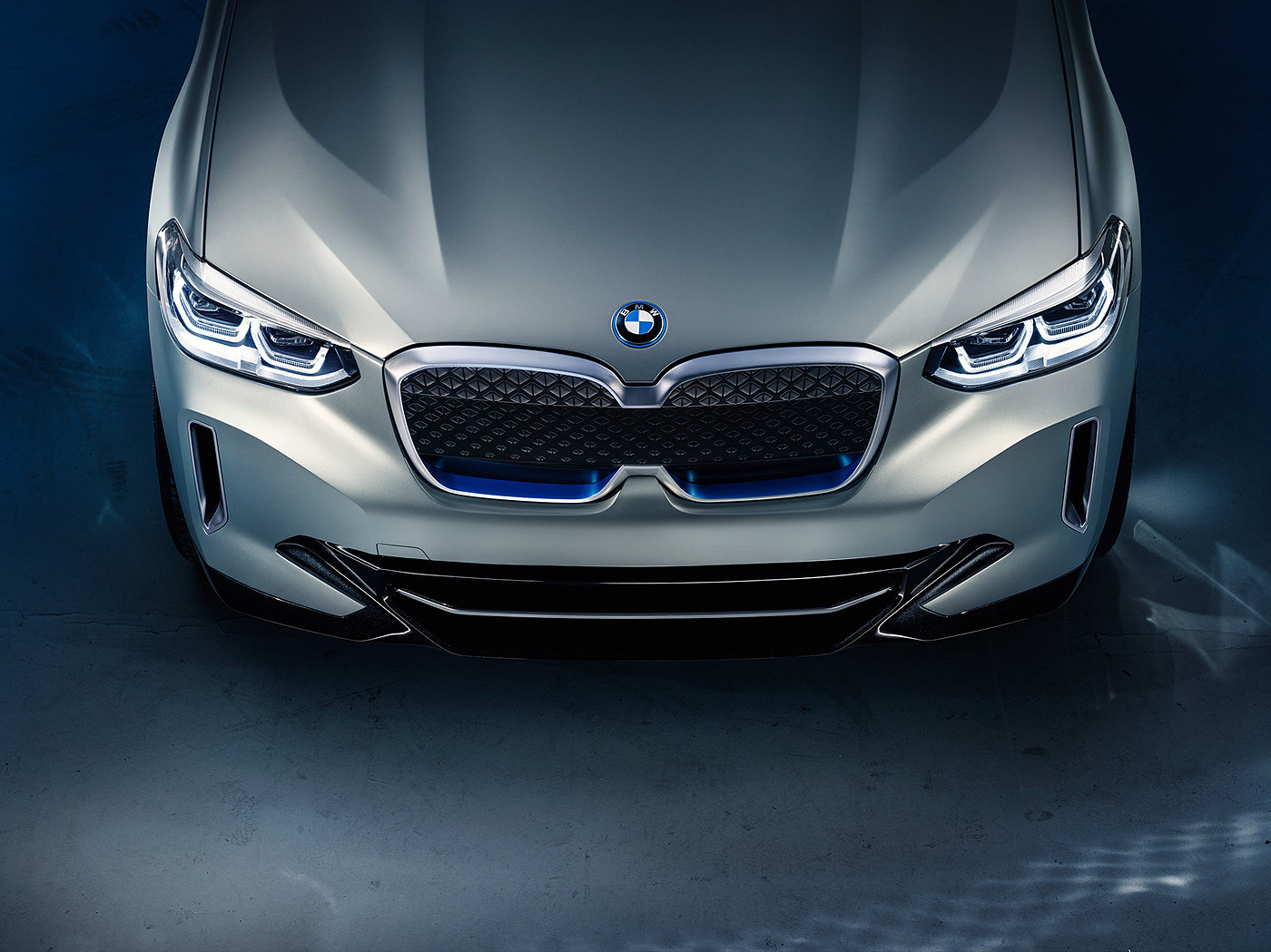 BMW iX3，汽车设计，银色，