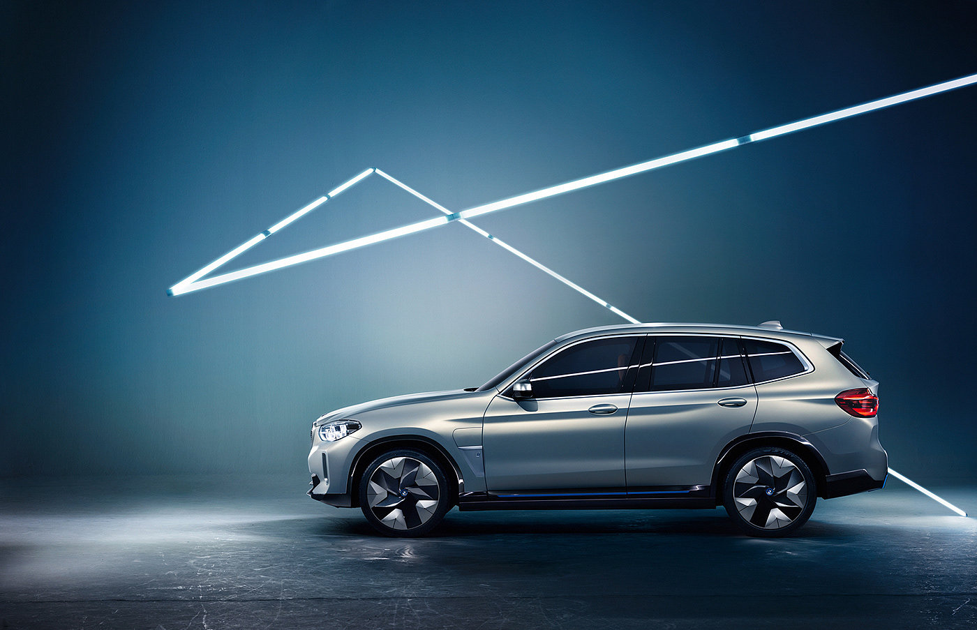 BMW iX3，汽车设计，银色，