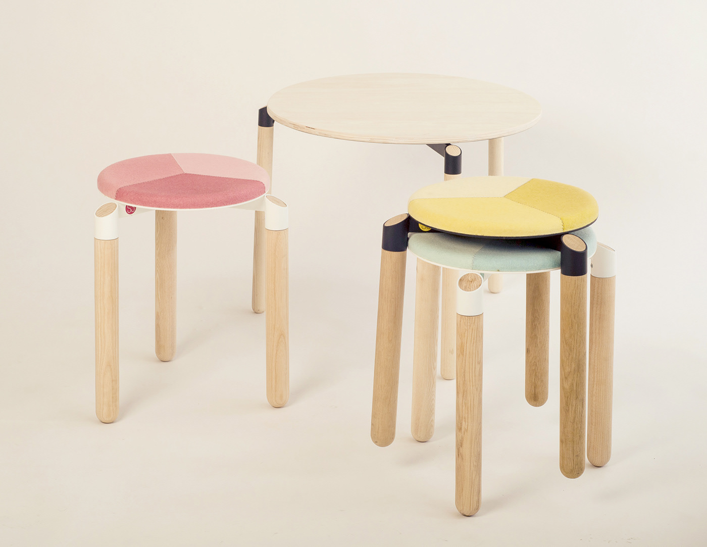 felt，woodiness，Coffee table，chair，furniture，