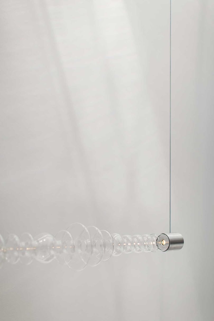 a chandelier，Glass sculpture，Mais，lamps and lanterns，