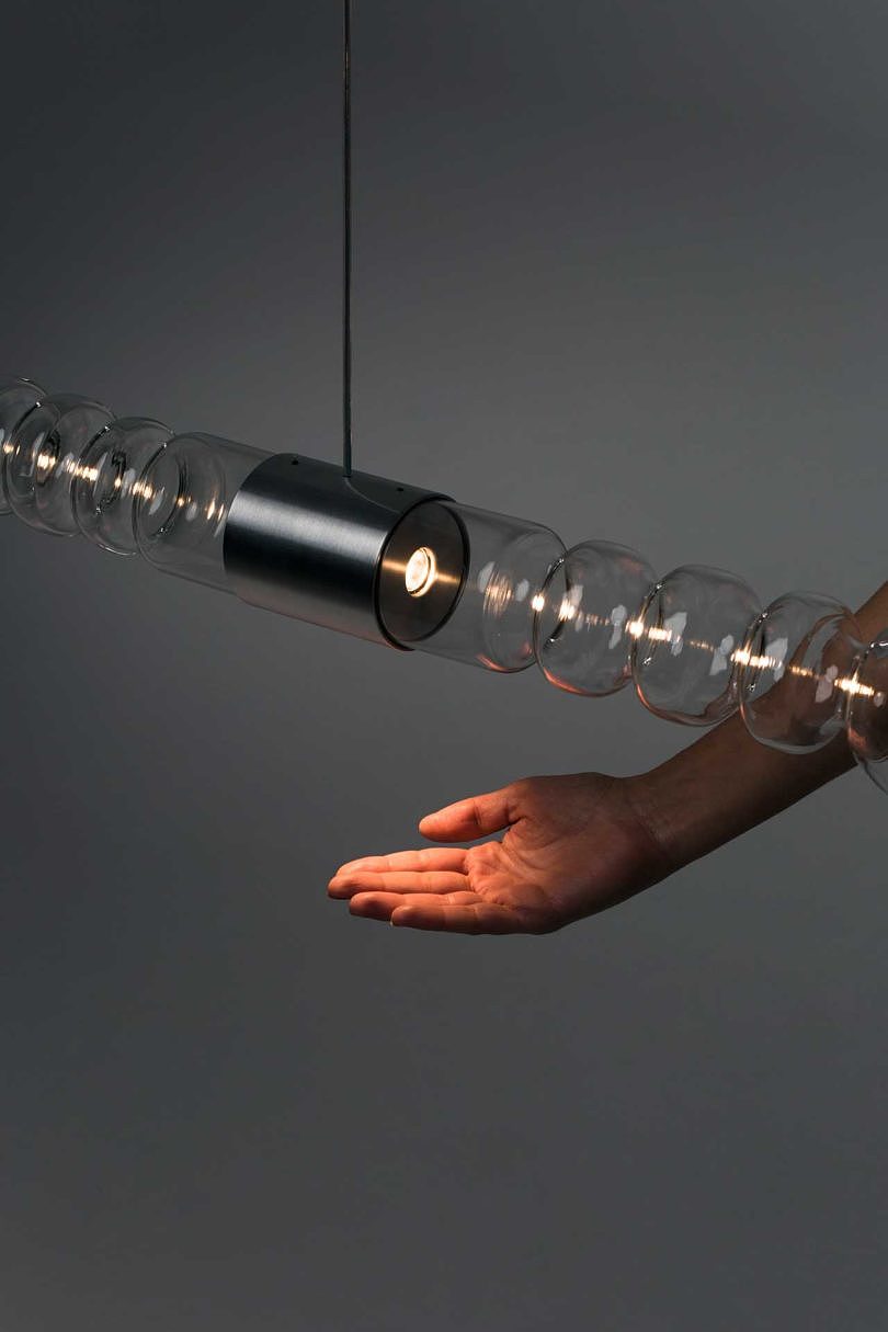 a chandelier，Glass sculpture，Mais，lamps and lanterns，