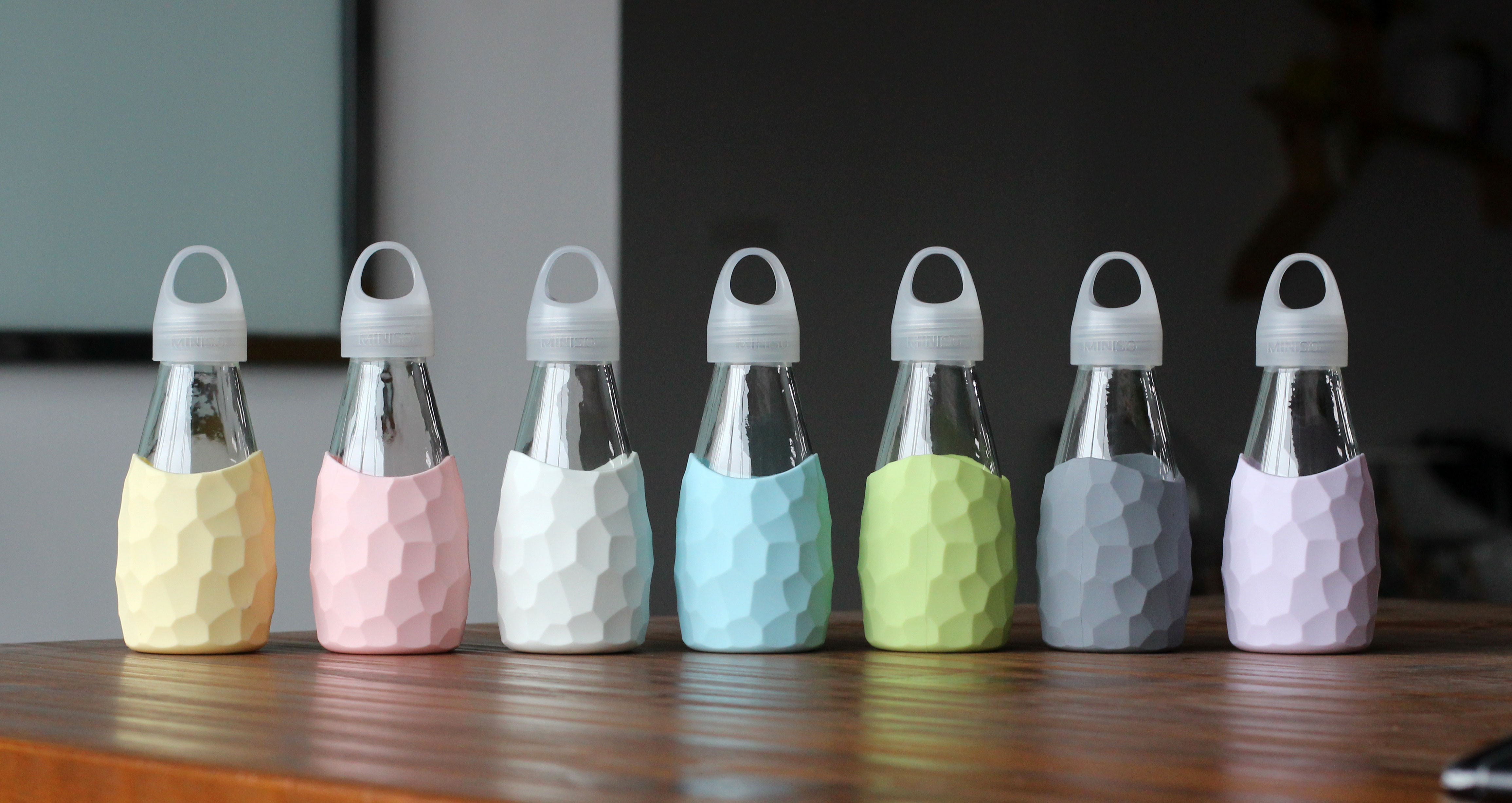 Glass，hot water，silica gel，bottle，life，color，