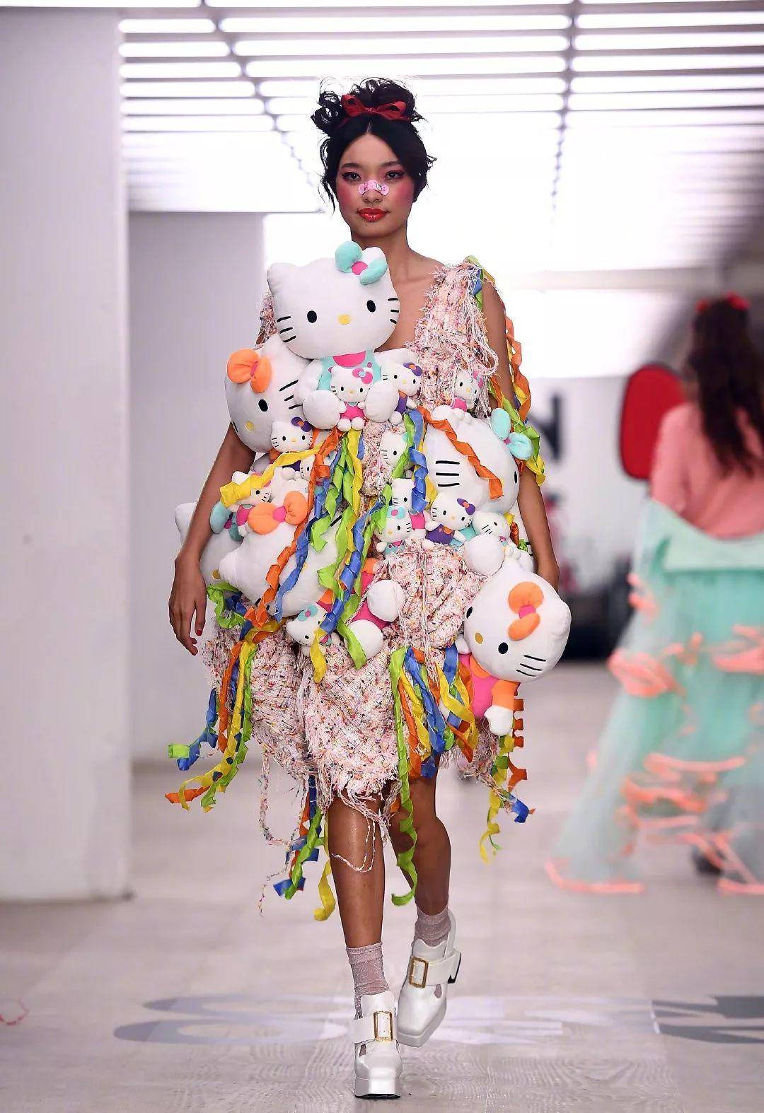 Fashion circle，Fashion Week，model，T-show，