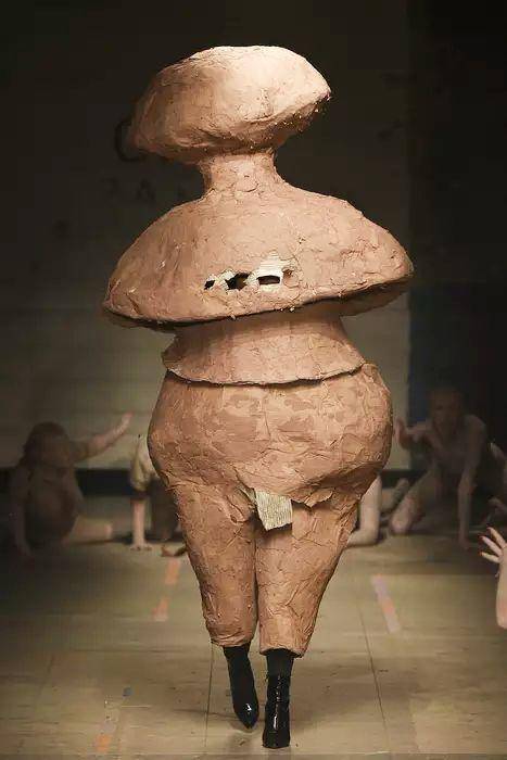 Fashion circle，Fashion Week，model，T-show，