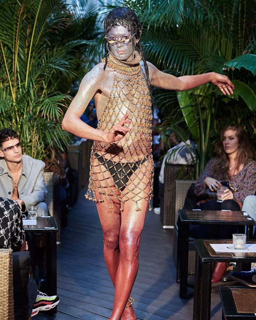 Fashion circle，Fashion Week，model，T-show，