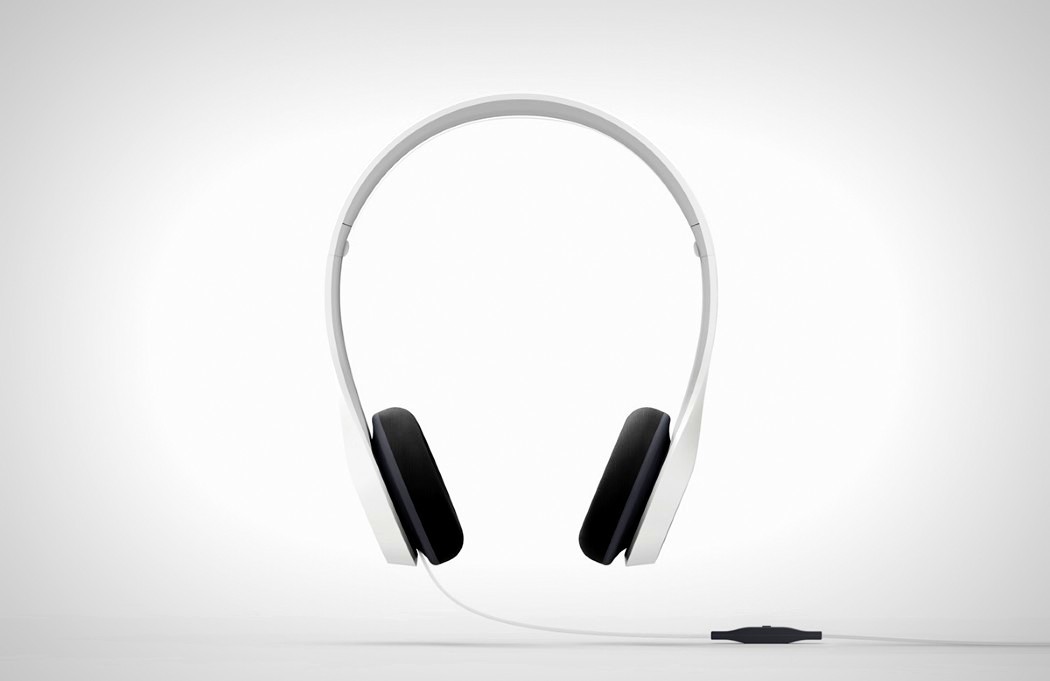 Curvilinear beauty，Clear outline，special characteristics，Mobius style，mature，