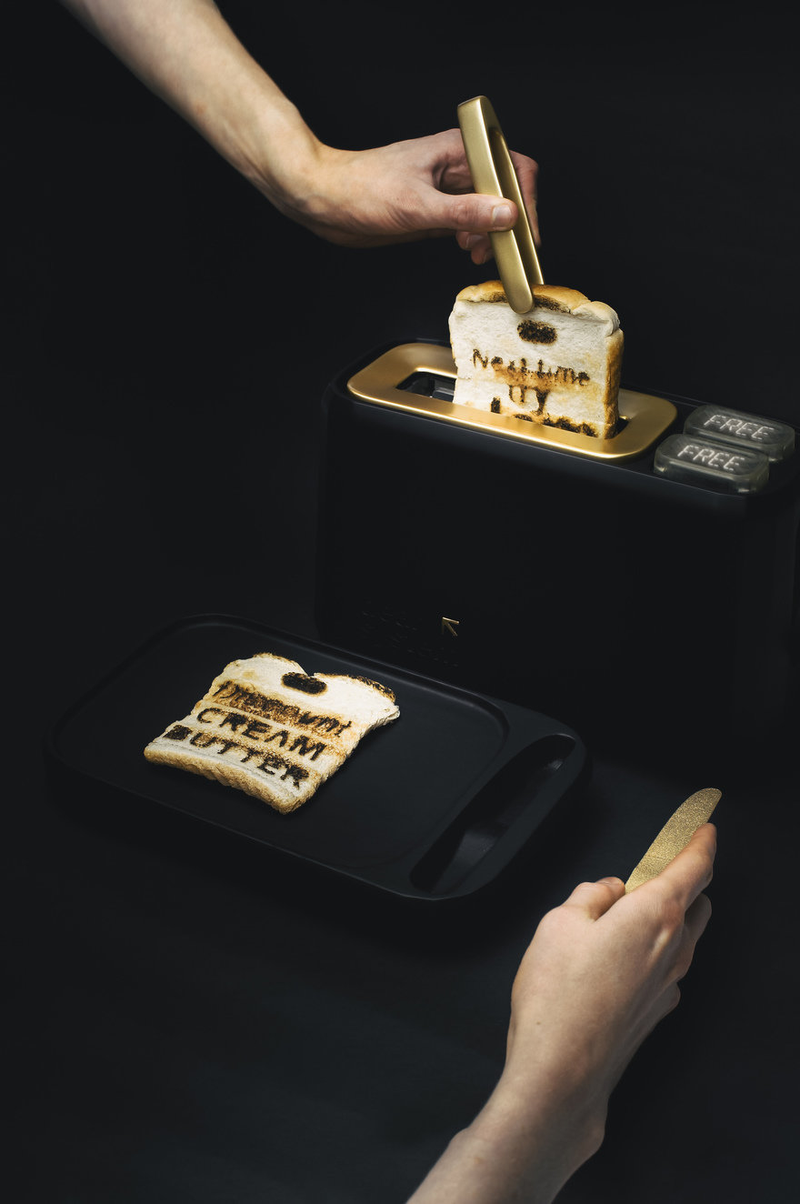 toaster，intelligence，future，concept，