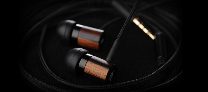 Simplicity，Classical beauty，Excellent sound quality，Ebony Wood，
