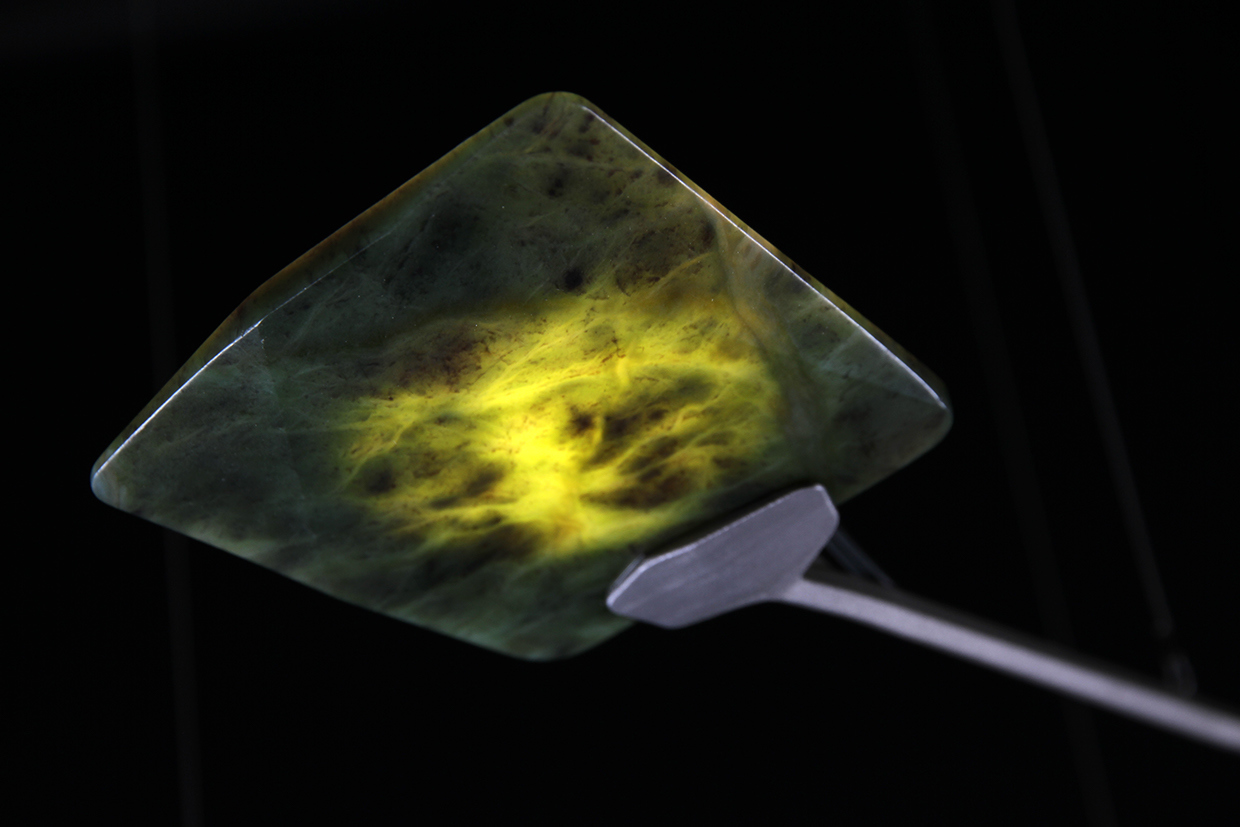 Table，a chandelier，Metal，Marble，wood，