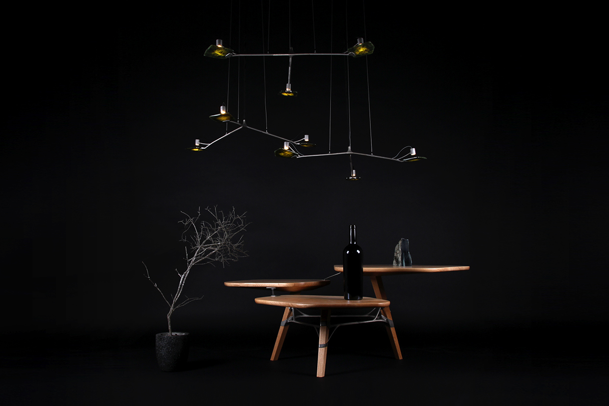 Table，a chandelier，Metal，Marble，wood，