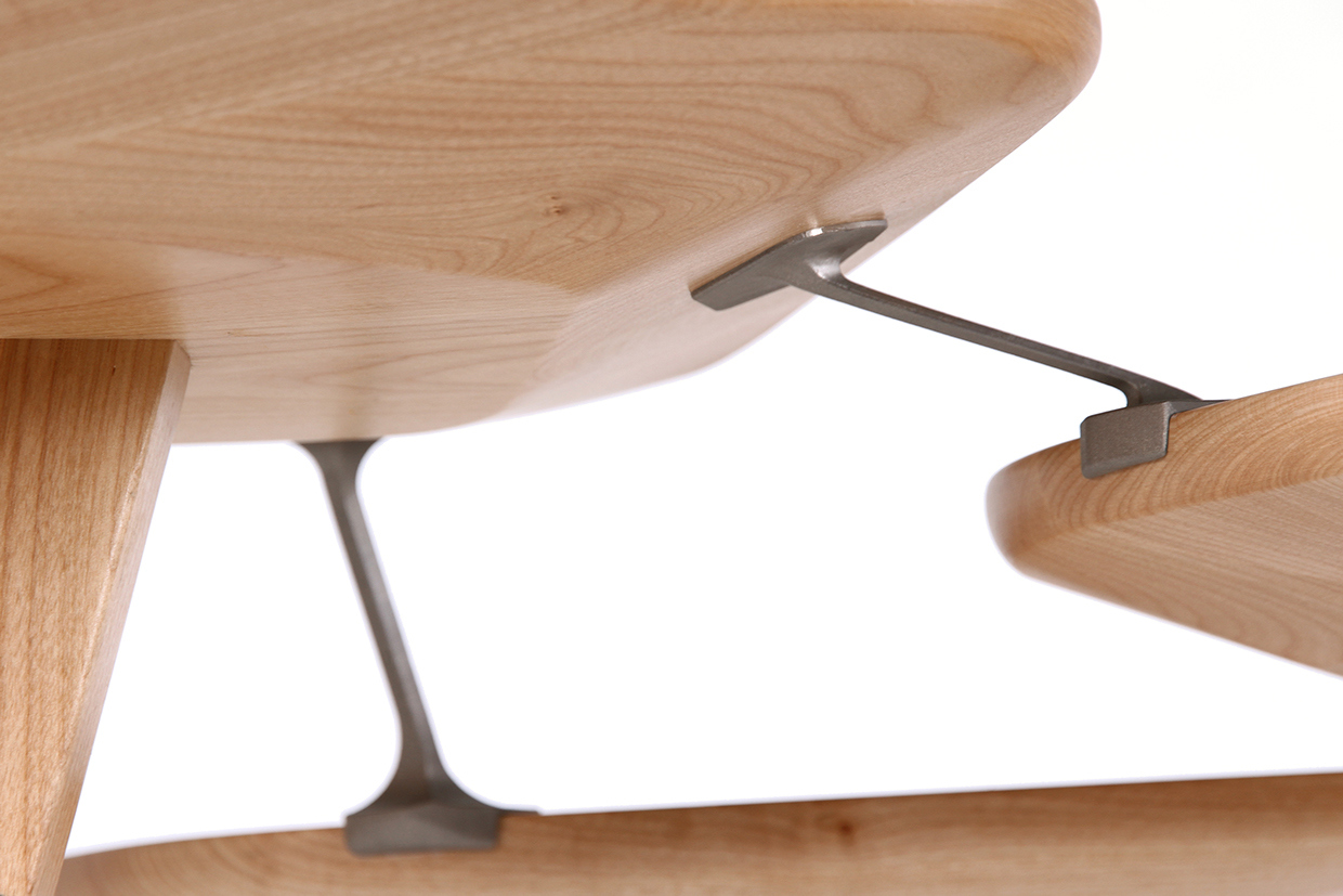 Table，a chandelier，Metal，Marble，wood，