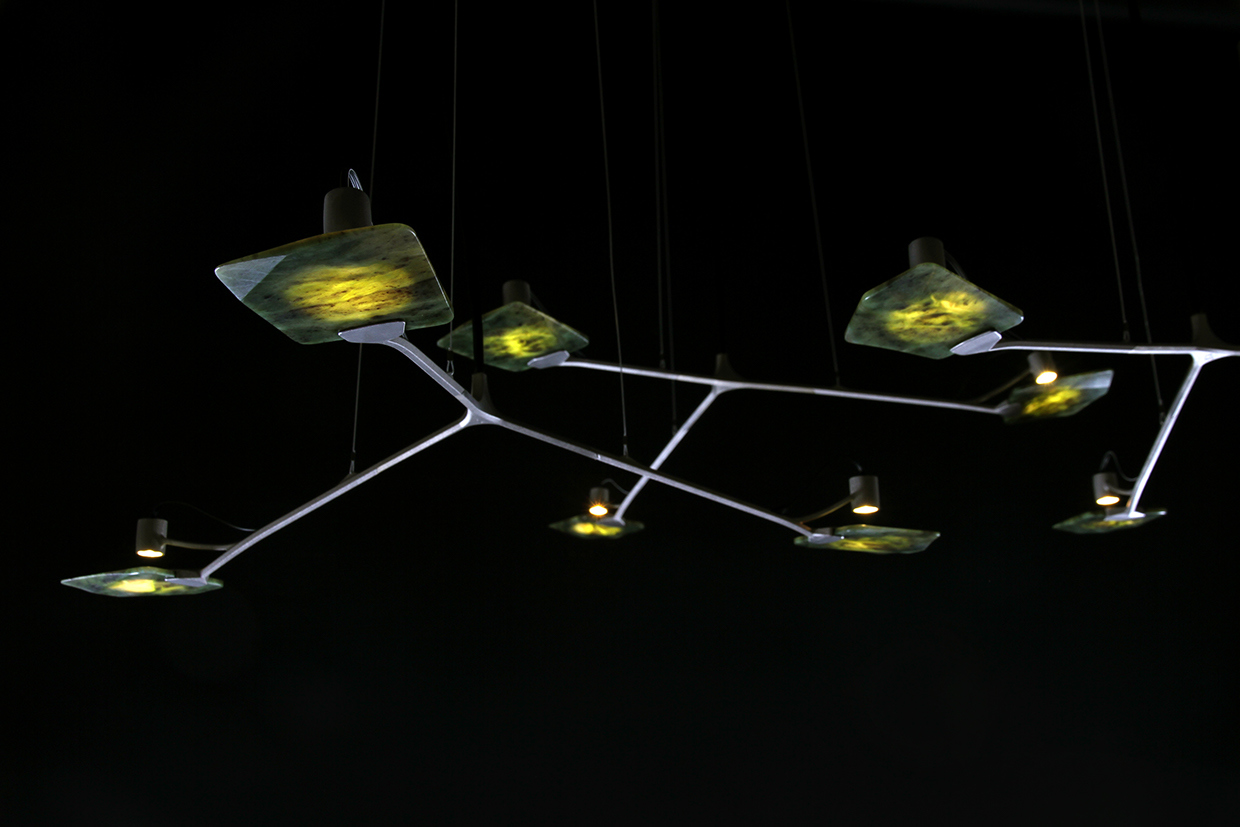 Table，a chandelier，Metal，Marble，wood，