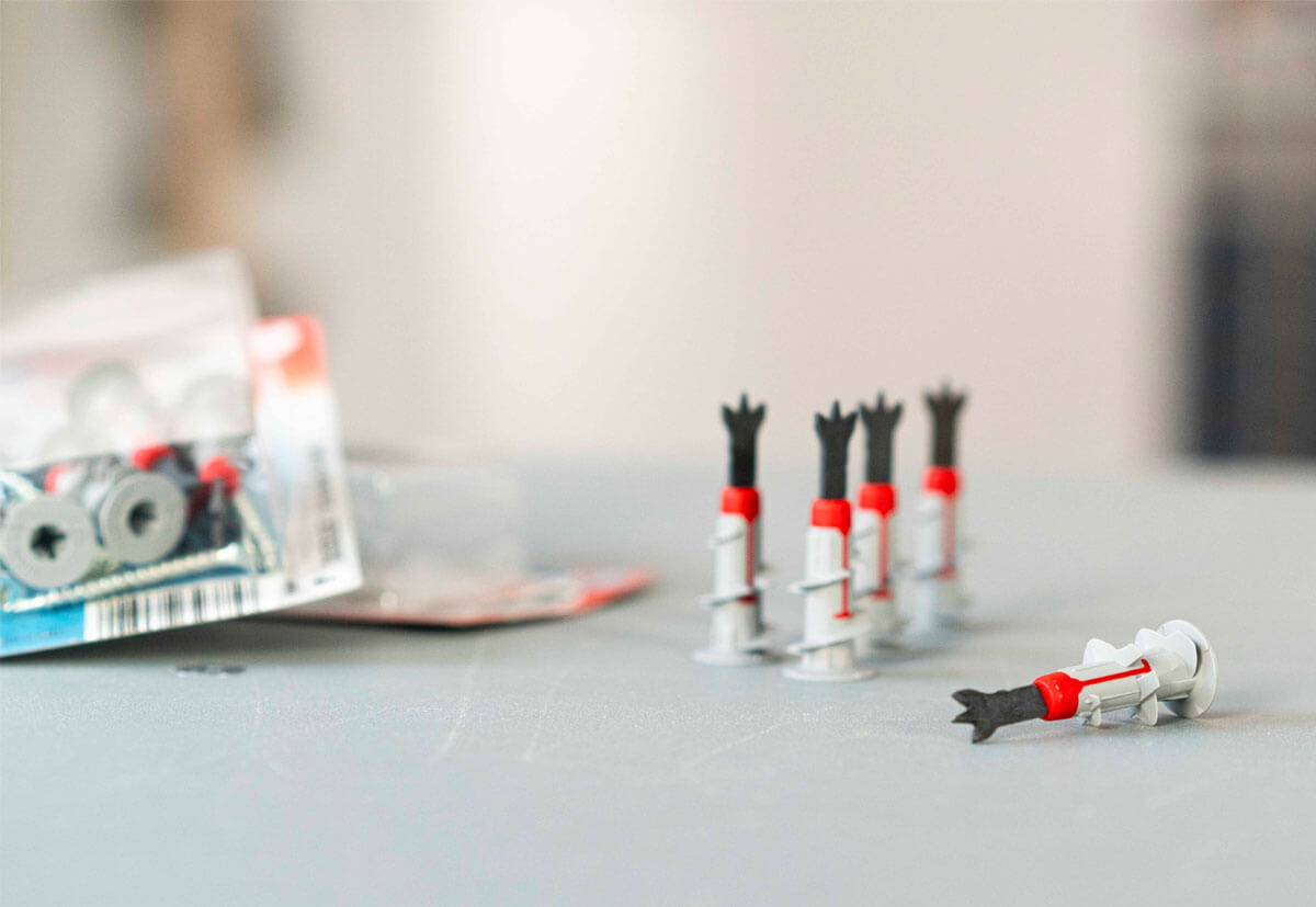 2019 red dot product design award，reddot，FLAGS，Self drilling pin，Small screw，