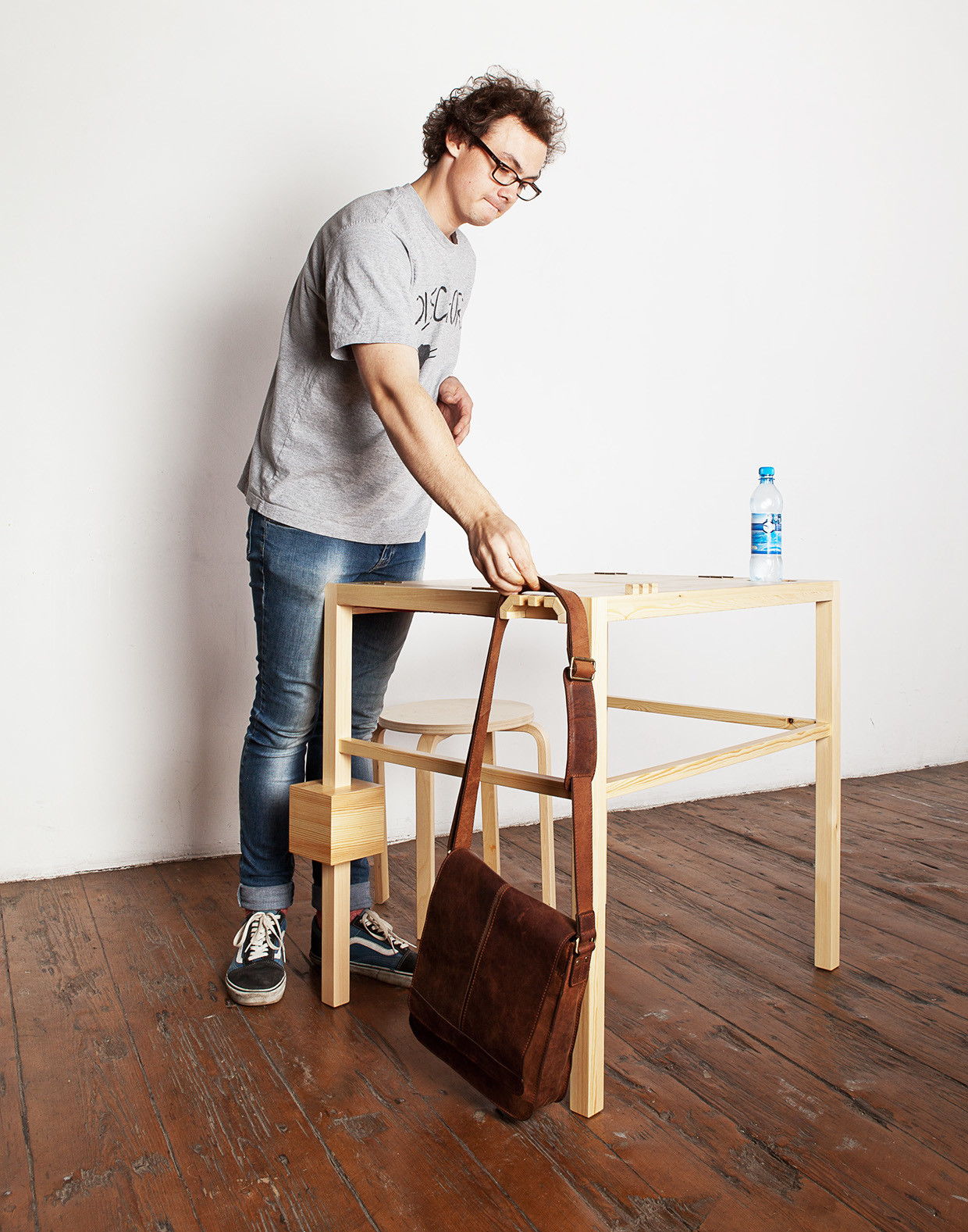 Table，multi-function，wood，comfortable，Office Supplies，