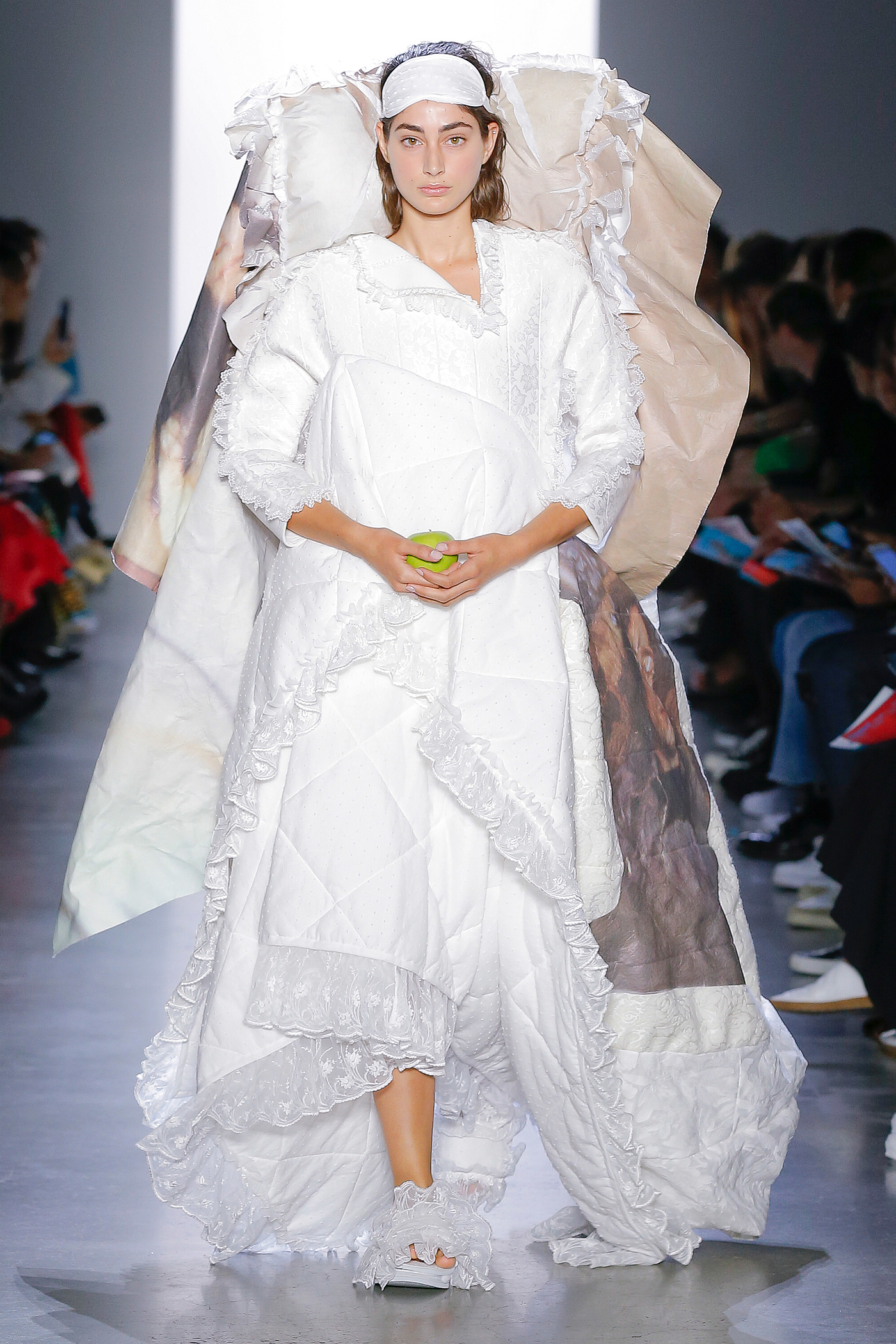fashion display，fashion，clothing design，
