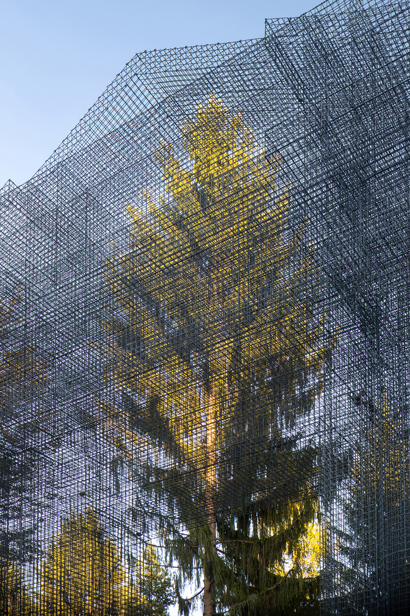 Metal mesh sculpture，Park sculpture，Altserra，Slide，Metal mesh formwork，