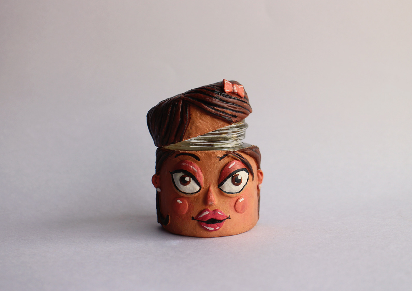 HEAD OVER BOTTLES，handicraft，jar，