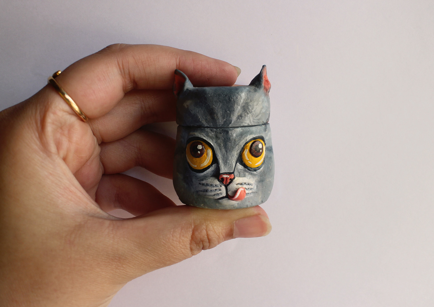 HEAD OVER BOTTLES，handicraft，jar，