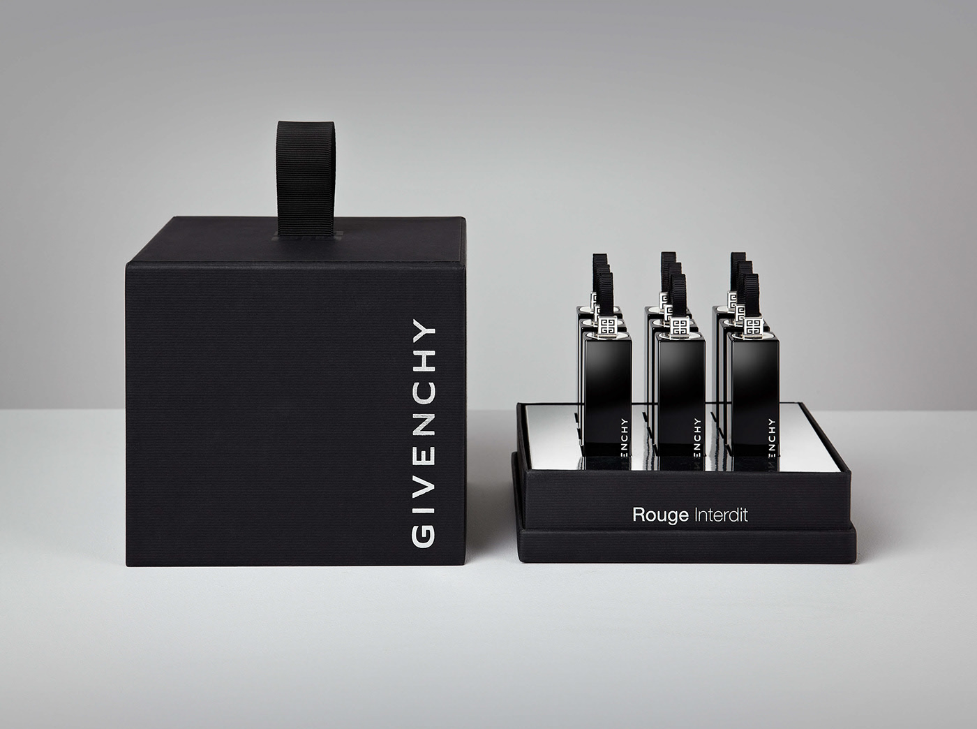 Lipstick，Givenchy，luxurious，Cosmetics，appearance，