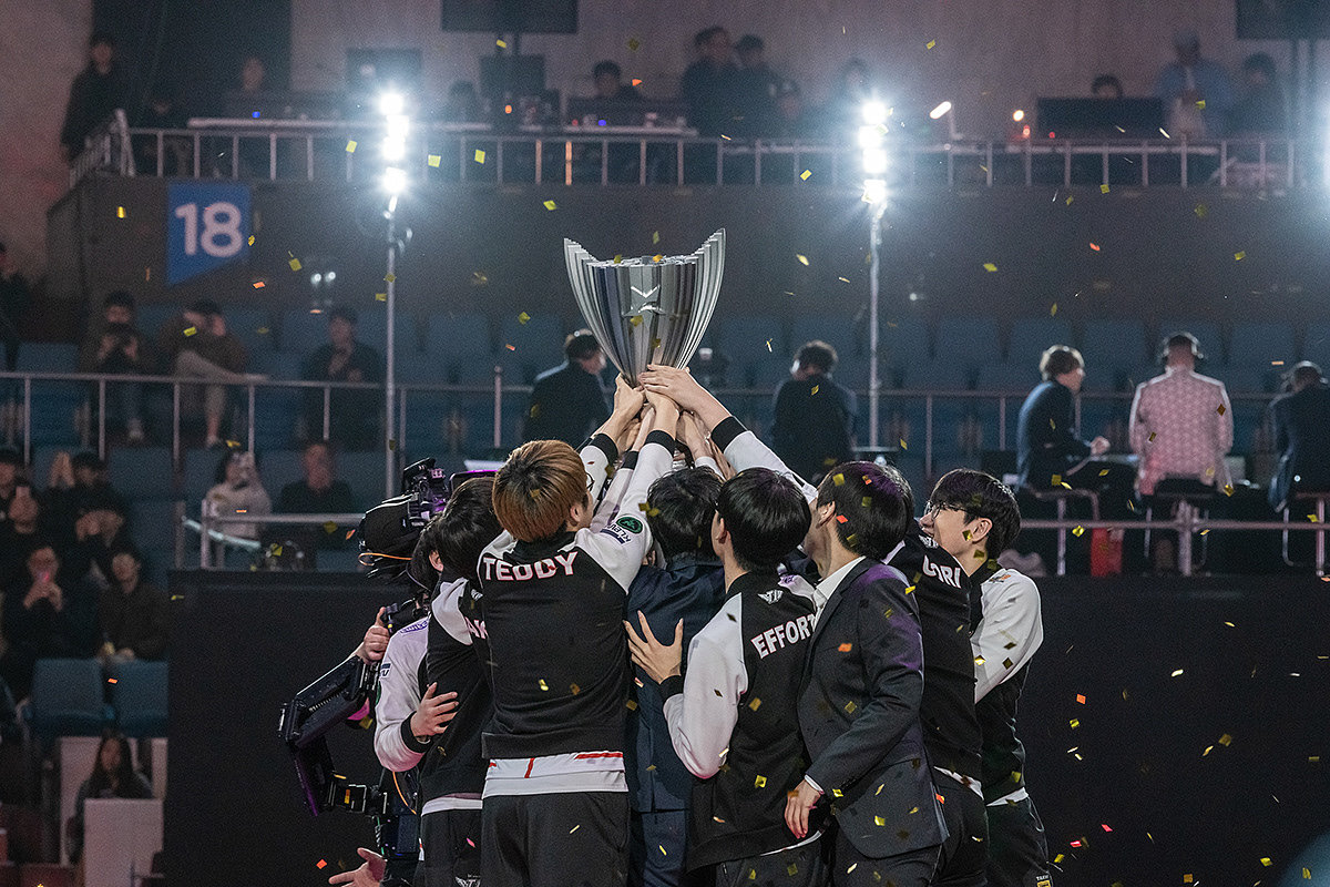 LCK，the republic of korea，trophy，League of Heroes，game，