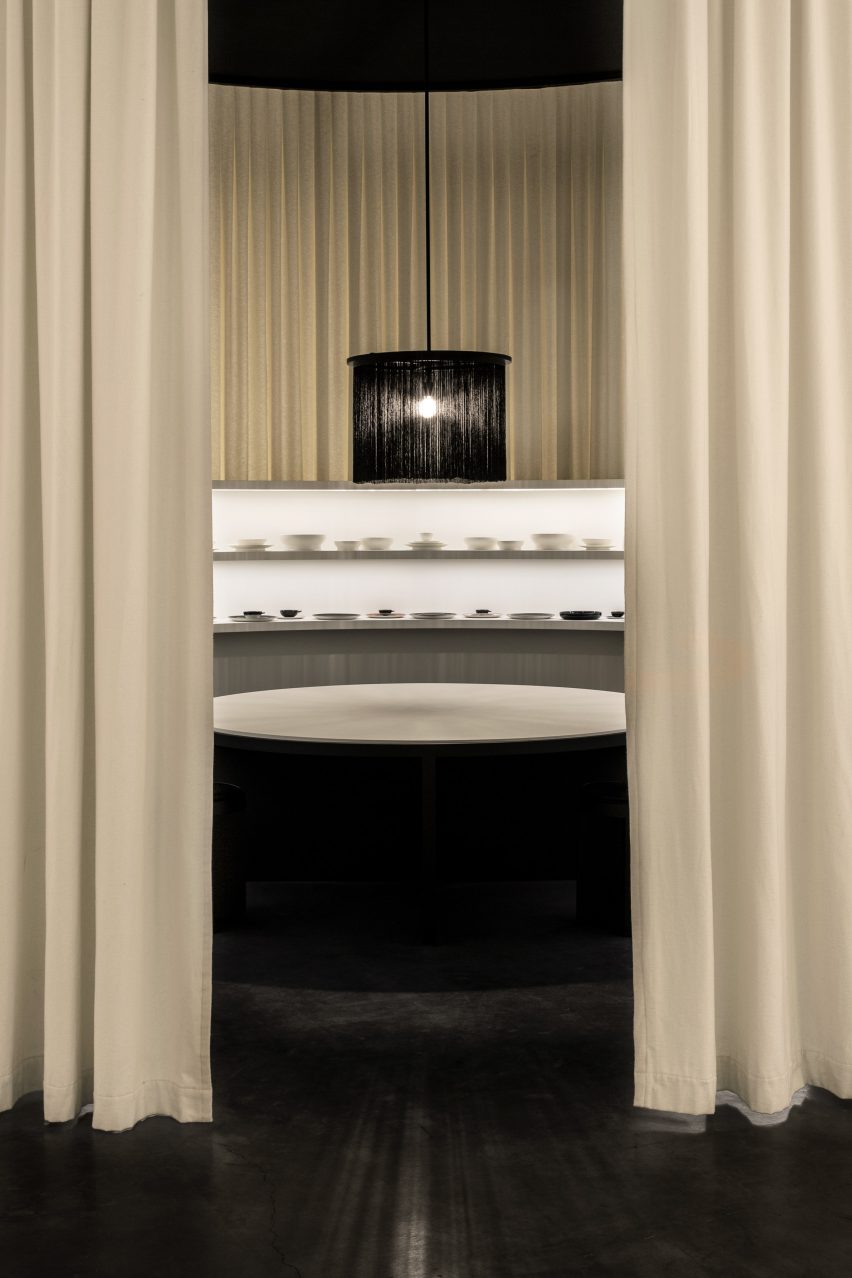 lamp，tableware，Porcelain，lighting，Housewear & Furnishings，