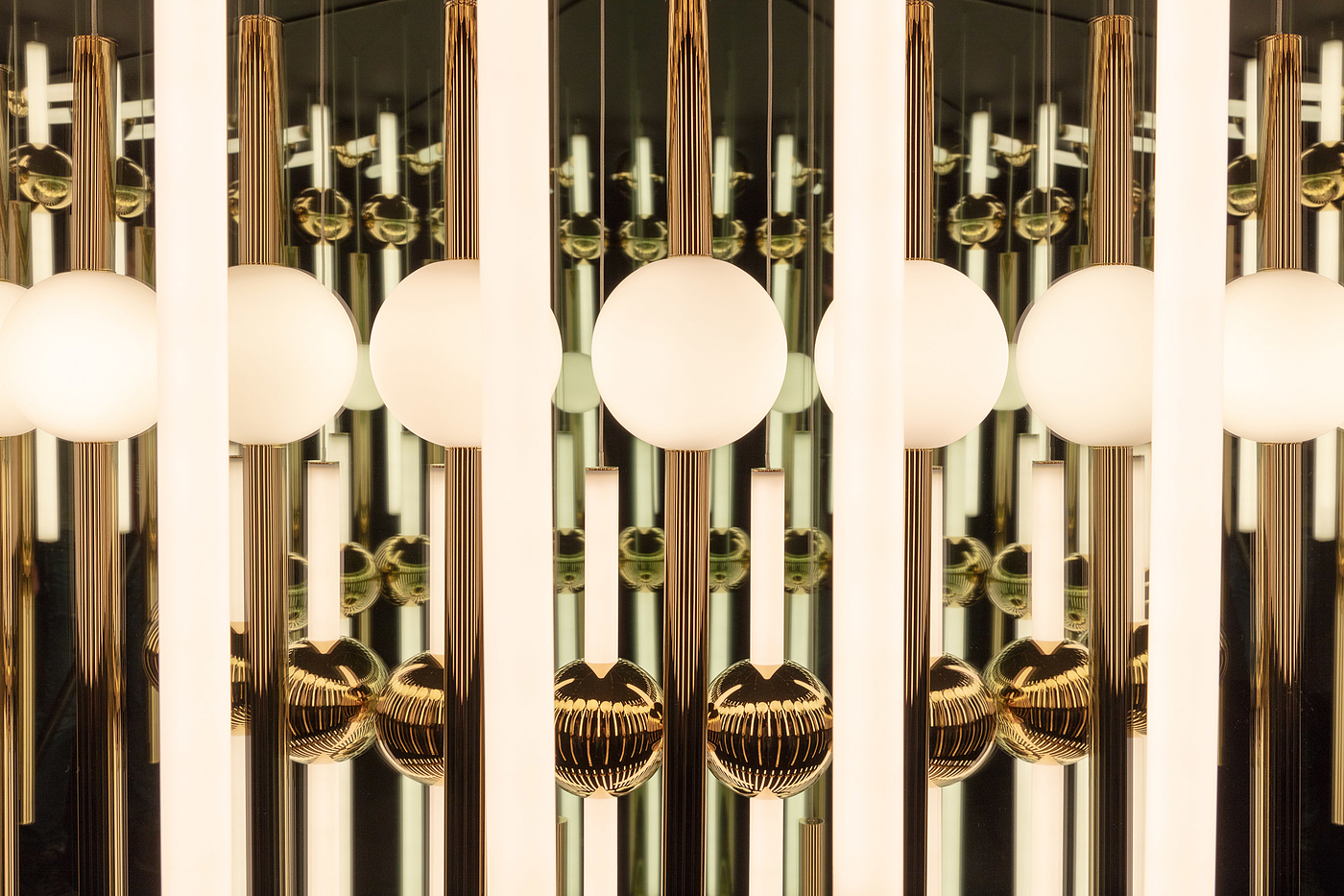 reflex，Interior design，lamp，mirror，
