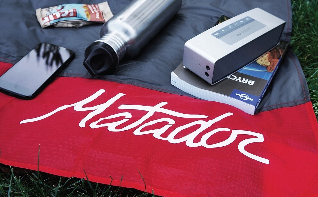moisture-proof，keep warm，camp，outdoors，comfortable，