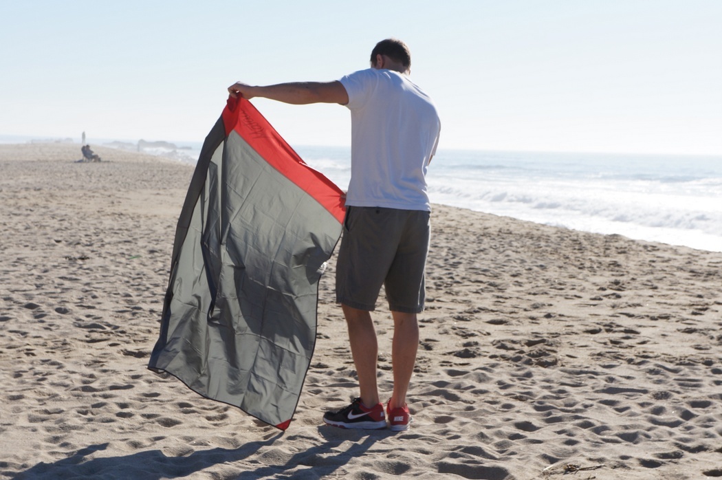 moisture-proof，keep warm，camp，outdoors，comfortable，