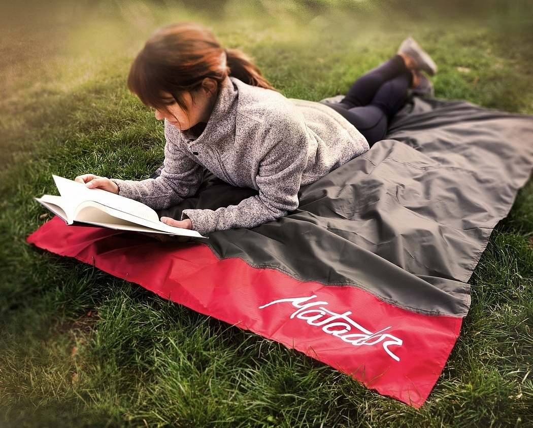moisture-proof，keep warm，camp，outdoors，comfortable，