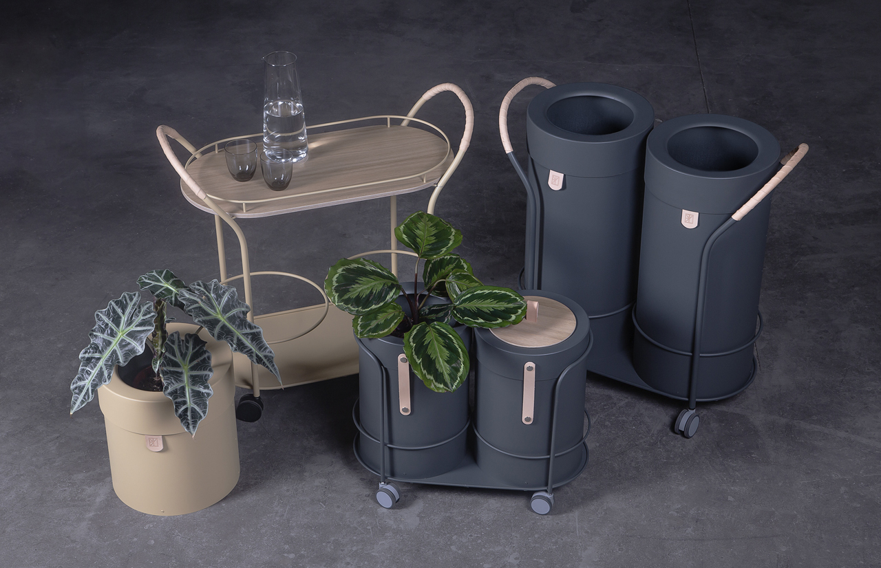 activity，furniture，sign，