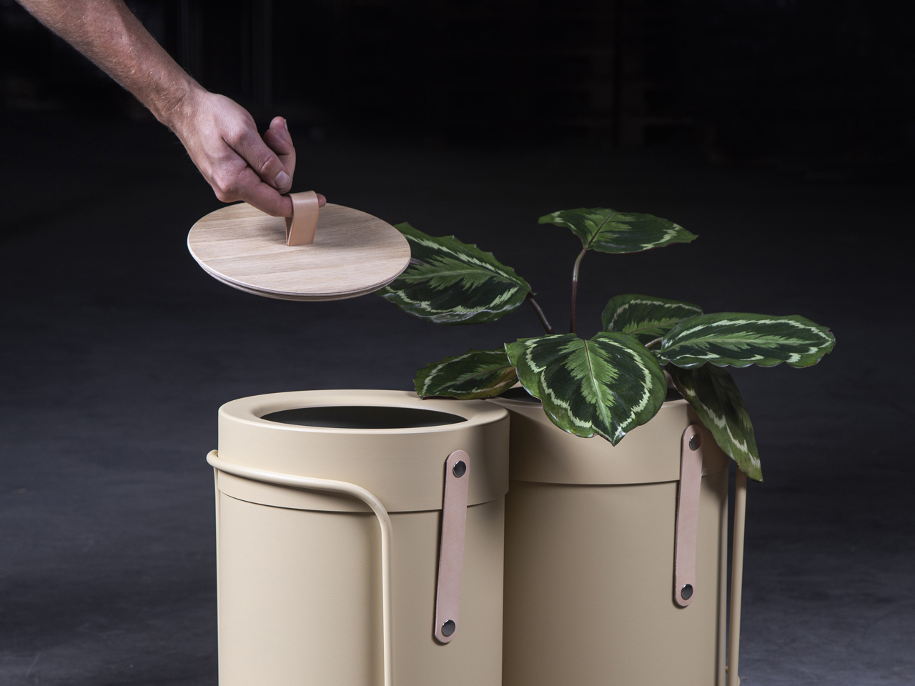 activity，furniture，sign，