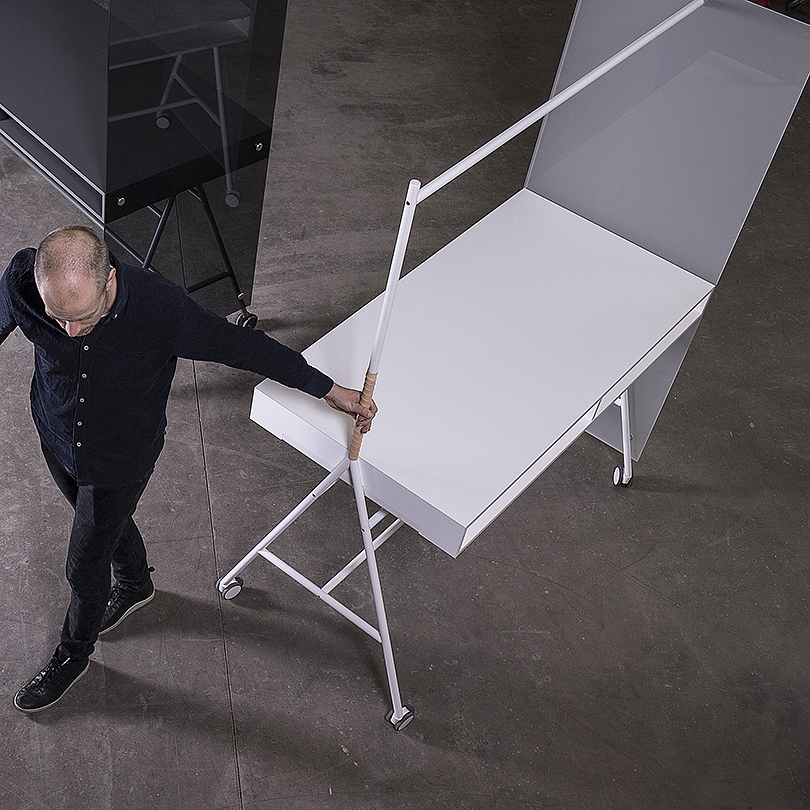 activity，furniture，sign，