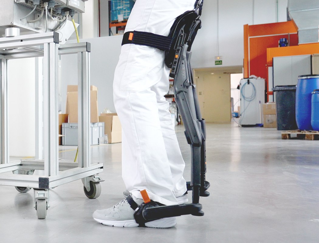 black，Seatless seat，The Chairless Chair，