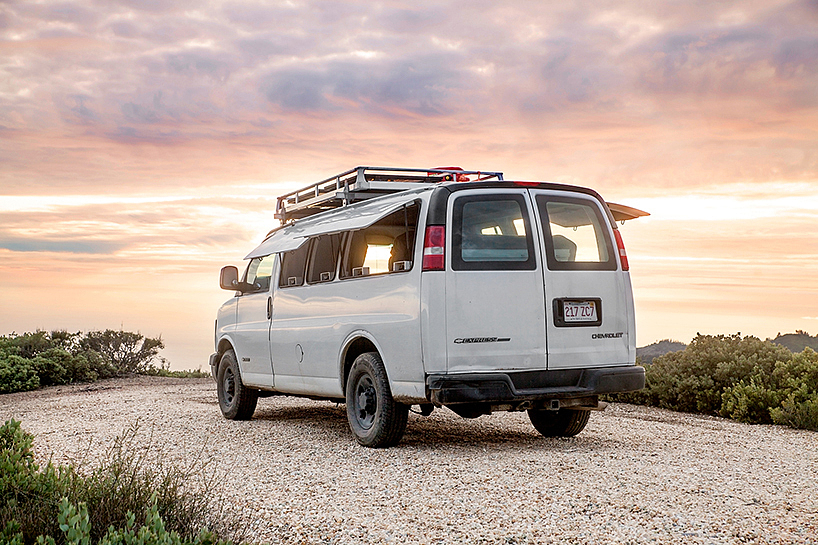 Touring car，comfortable，Solar panel，studio，
