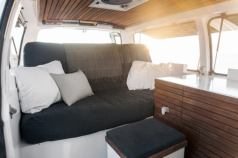 Touring car，comfortable，Solar panel，studio，
