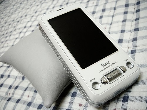 Clamshell mobile phone，Japanese design，Retro，