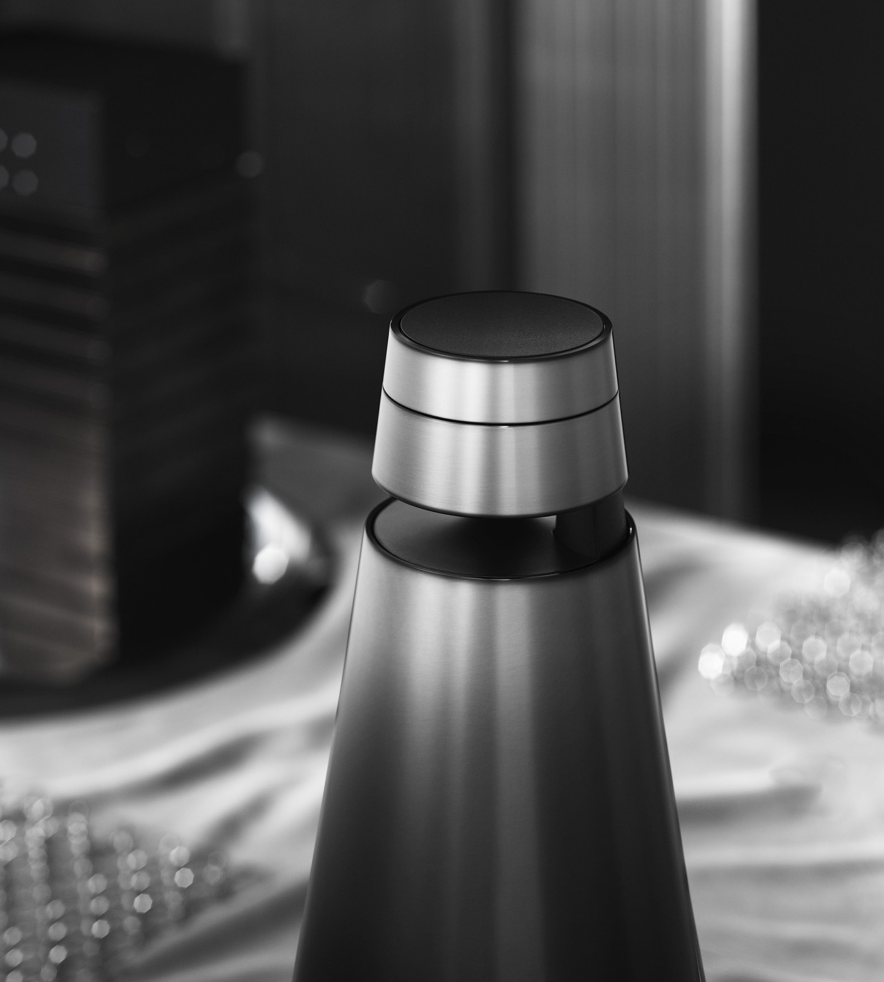 Metal，Wireless Bluetooth audio，BEOSOUND，