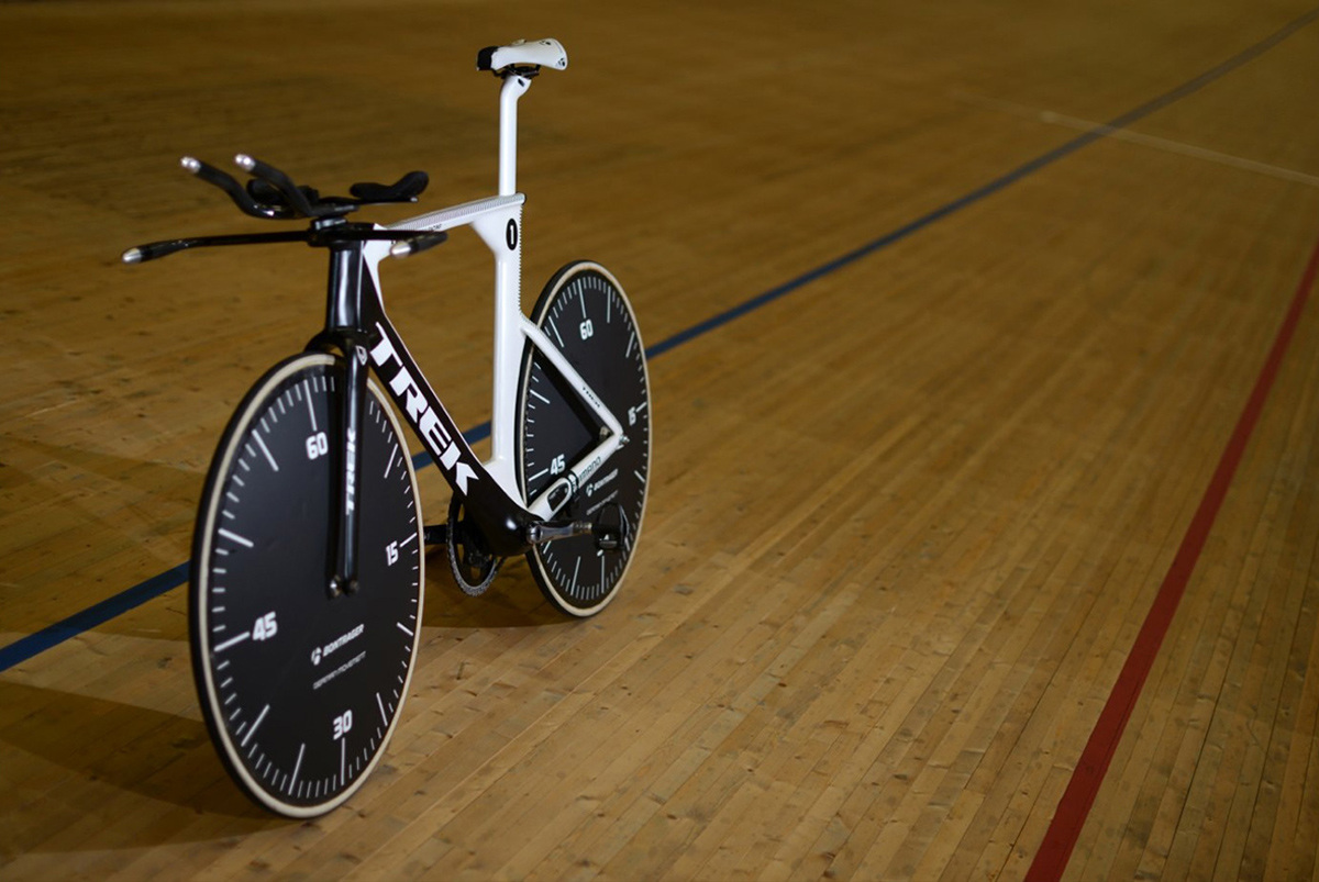 racing，Bicycle，Bicycle，clock dial，vehicle，Transportation tools，
