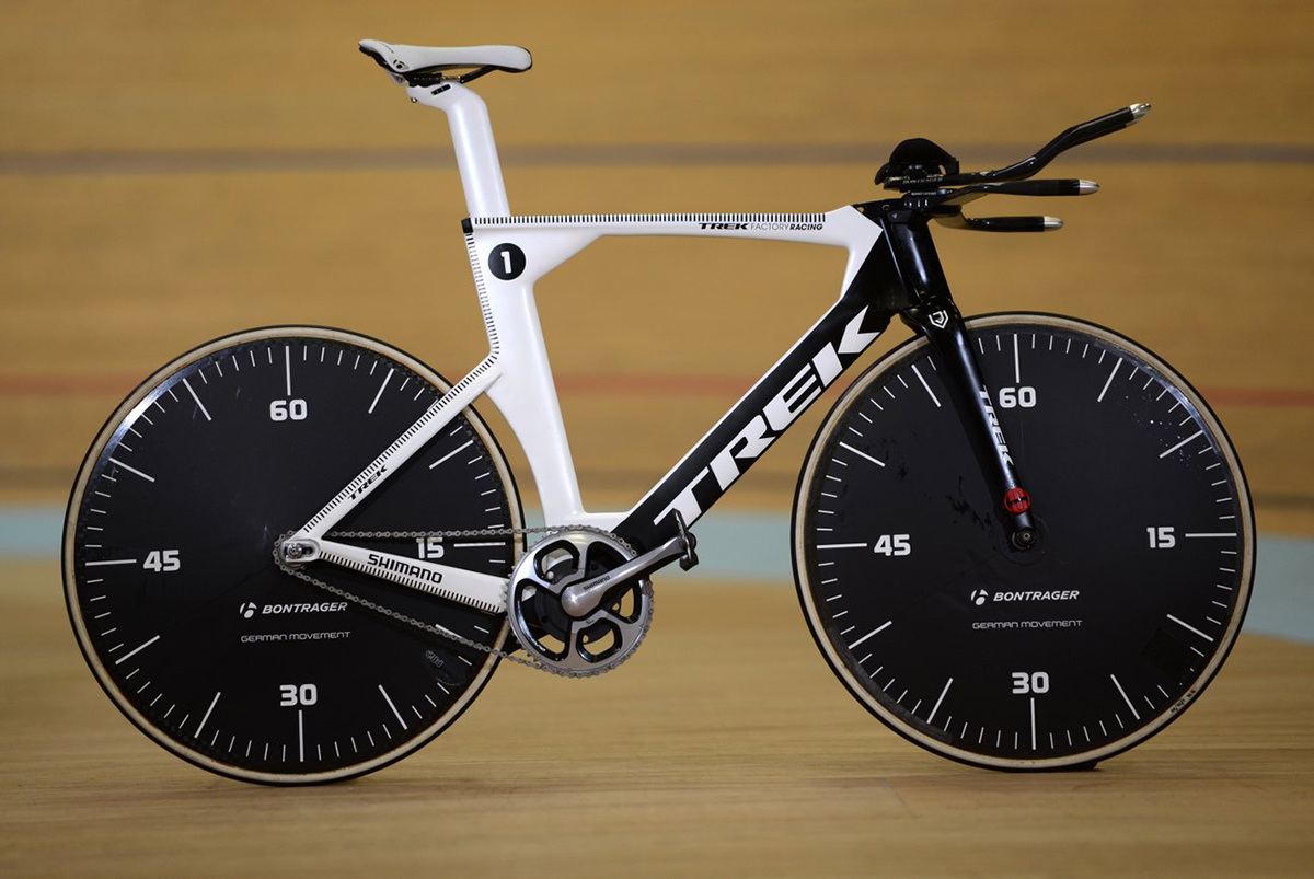 racing，Bicycle，Bicycle，clock dial，vehicle，Transportation tools，