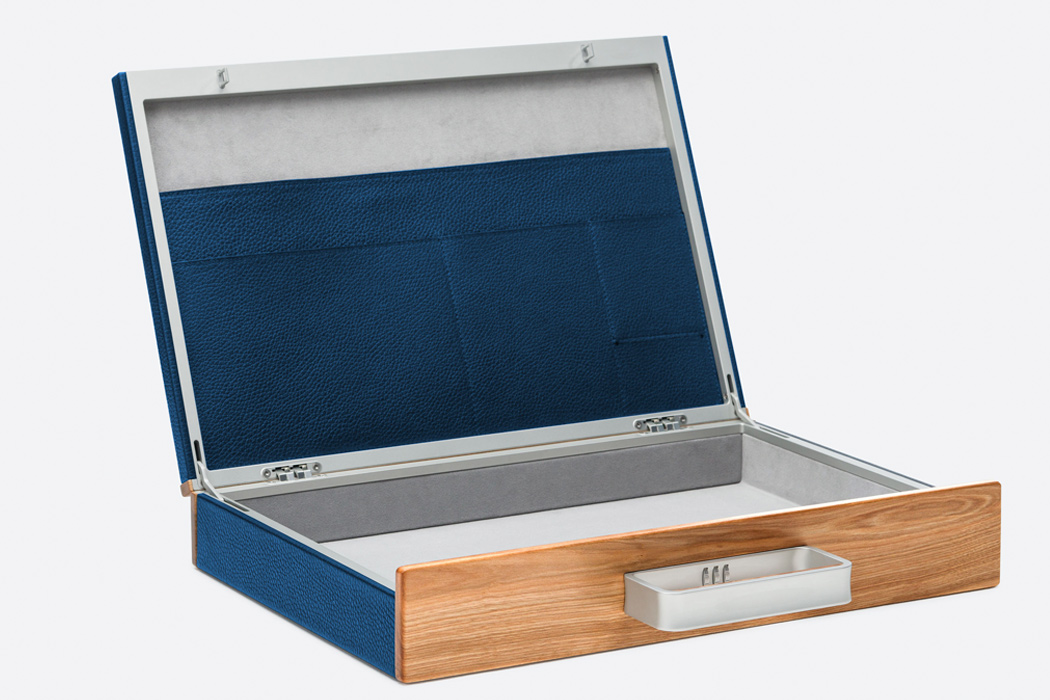 Mackenzie，briefcase，Metal，