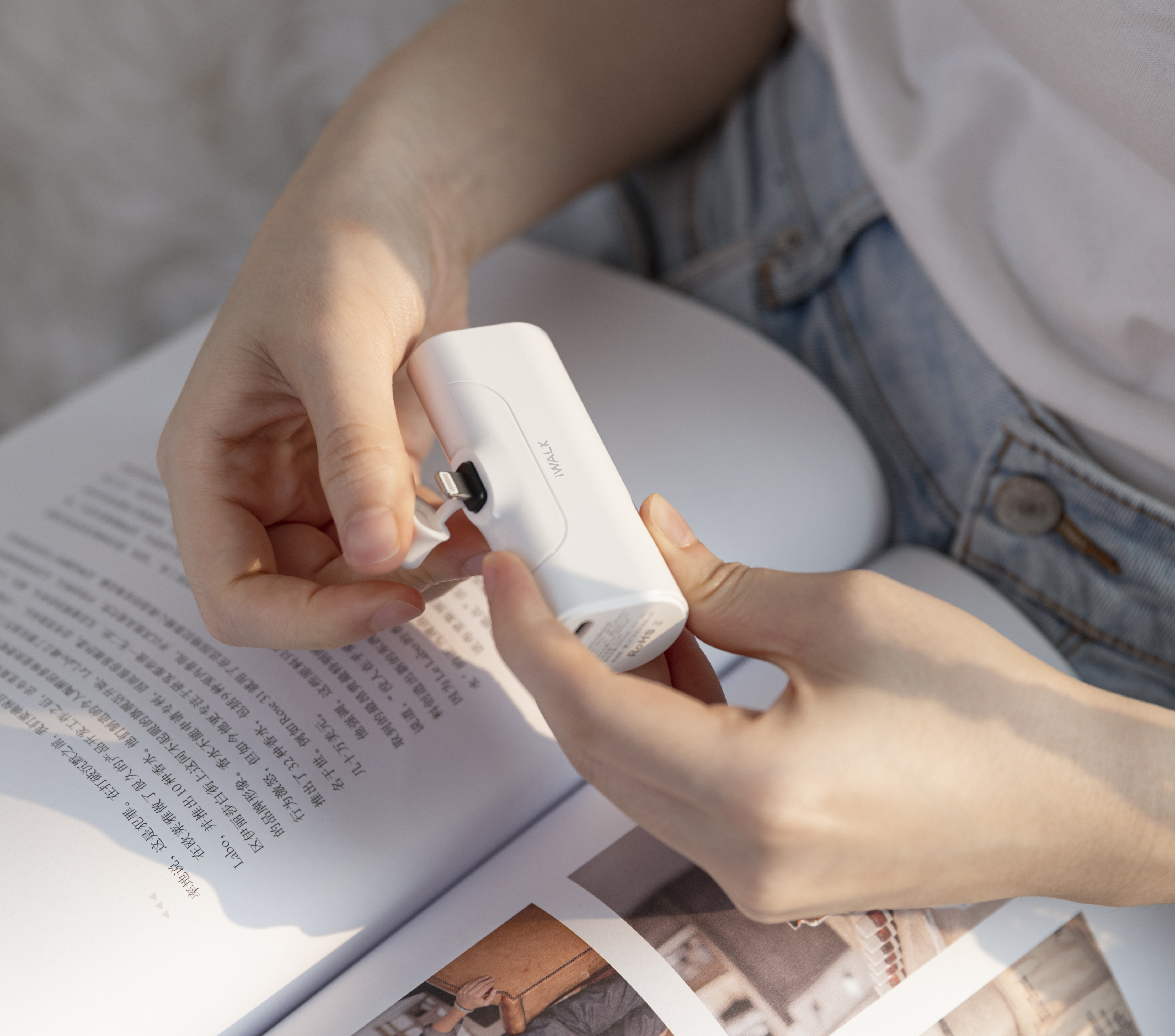 Compact and portable，Small volume and large capacity，In line mobile power supply，Integrated design，