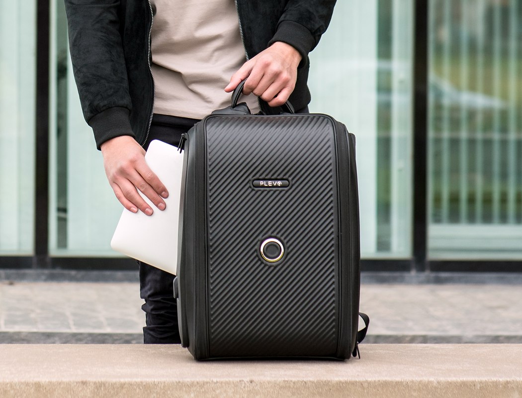 Guard against theft，Travelling bag，Intelligent lock，Travel companion app，