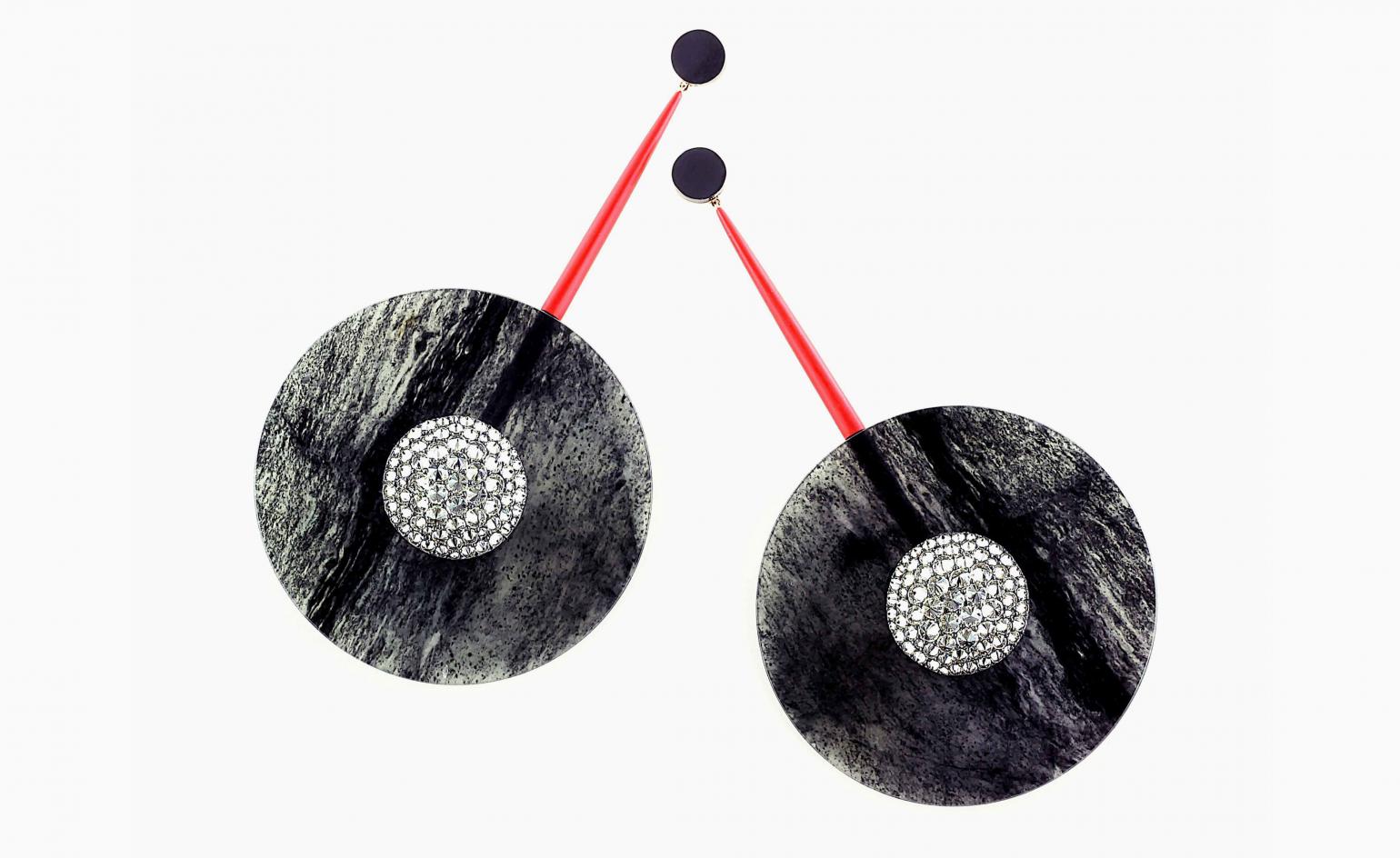 Diamonds，Metal，Jewelry design，