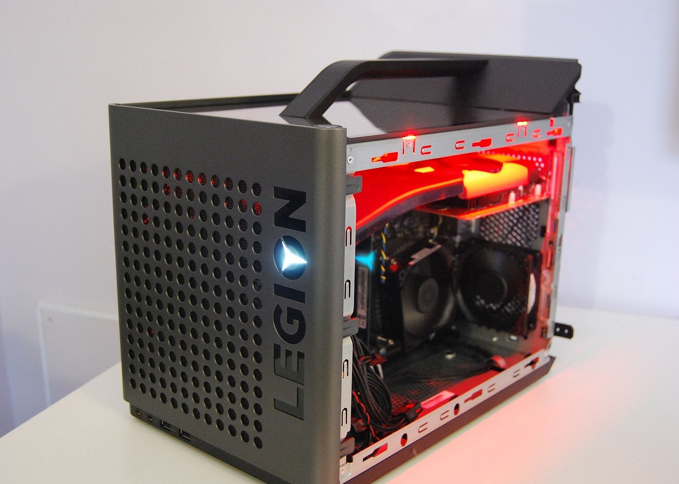 reddot，电脑机箱，Legion C730，2019红点产品设计大奖，