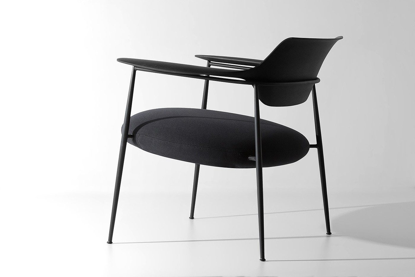 carbon steel，woodiness，Ella armchair，furniture design ，chair，Minimalism，