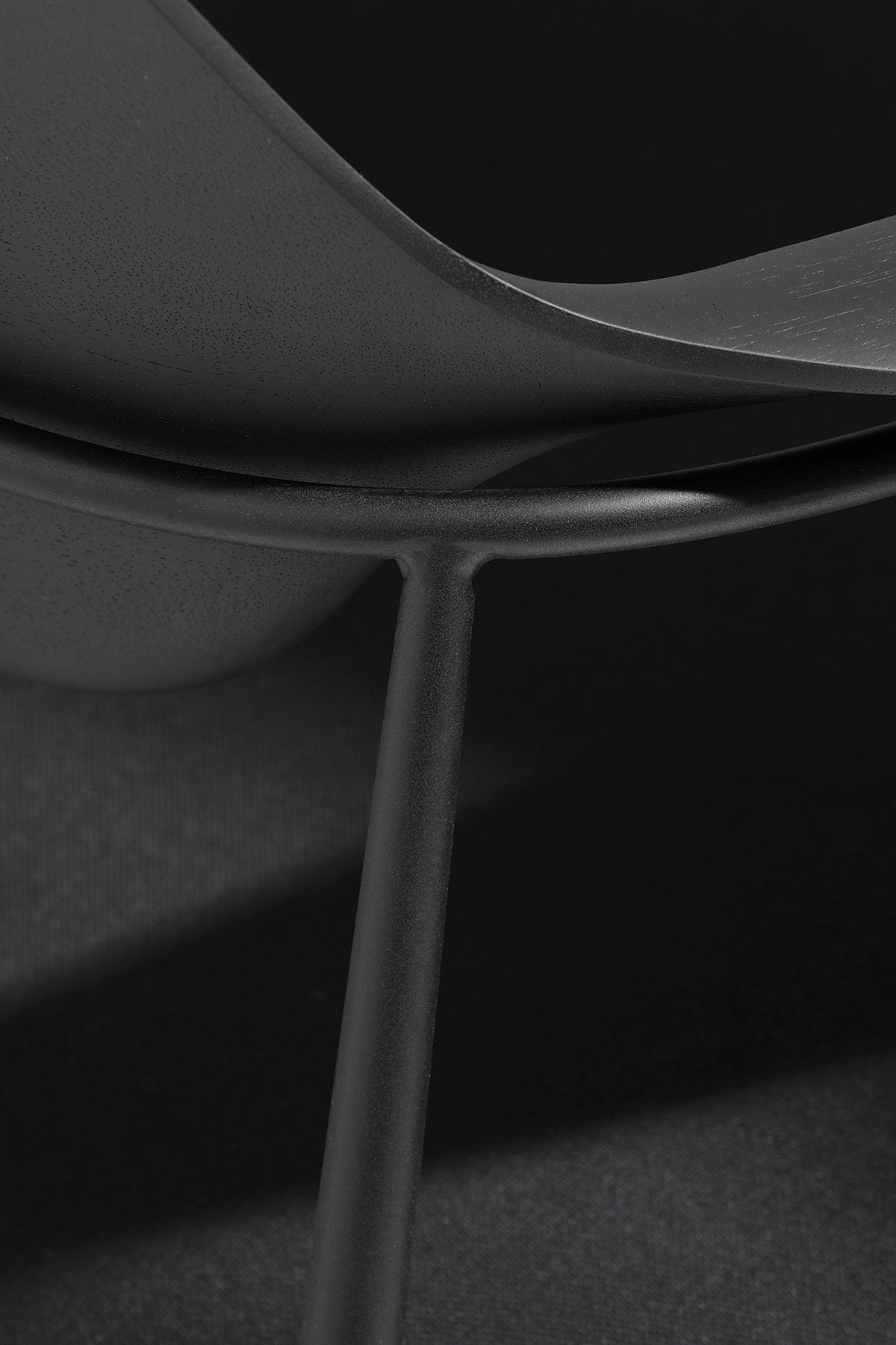 carbon steel，woodiness，Ella armchair，furniture design ，chair，Minimalism，